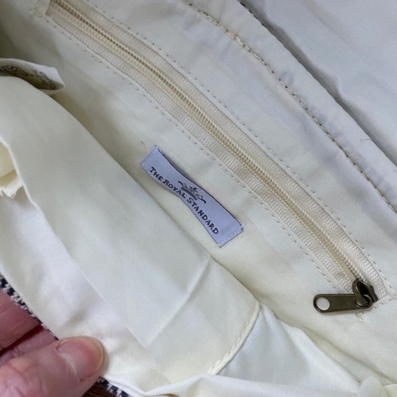 The Royal Standard Tassel Jute Clutch - Picture 4 of 6